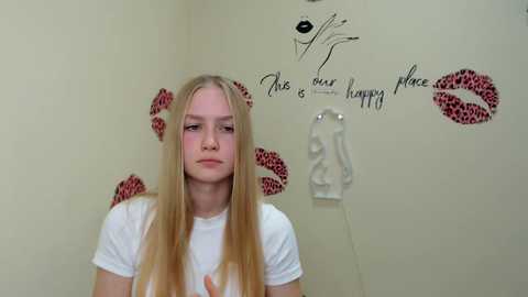 Media: mademoisellecl Stripchat 2024-10-21 14:06:00