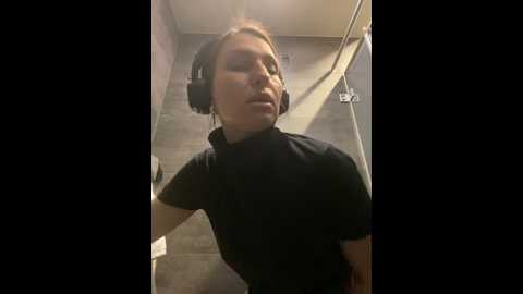 Media: mila_dream69 Stripchat 2024-10-21 12:05:00