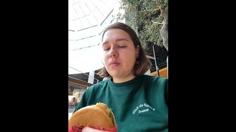 Media: suziemurray Stripchat 2024-10-21 07:44:00