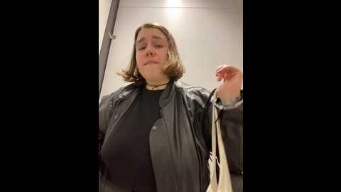 Media: suziemurray Stripchat 2024-10-21 10:46:00