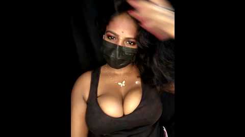 Media: tamil_kaamakanni Stripchat 2024-10-21 10:22:00