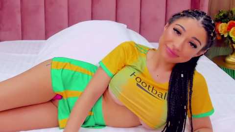 Media: anais_bloom Stripchat 2024-10-22 00:15:00