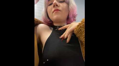 Media: baby__naughty Stripchat 2024-10-22 10:16:00