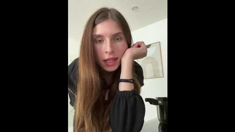 Media: emma05 Stripchat 2024-10-22 10:45:00