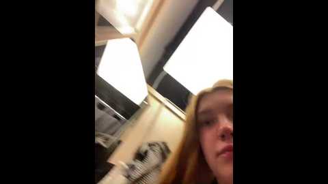 Media: honey___hot Stripchat 2024-10-22 15:52:00