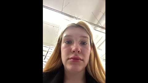Media: honey___hot Stripchat 2024-10-22 15:56:00
