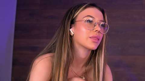 Media: kyliejoyce Stripchat 2024-10-22 04:10:00