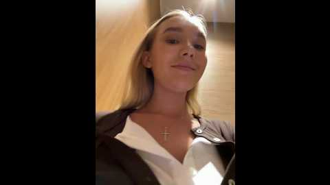 Media: mariatull Stripchat 2024-10-22 09:30:00