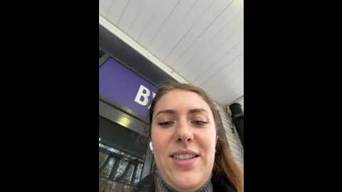 Media: mariid Stripchat 2024-10-22 08:59:00