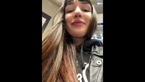 Media: sophie_avory Stripchat 2024-10-22 12:31:00