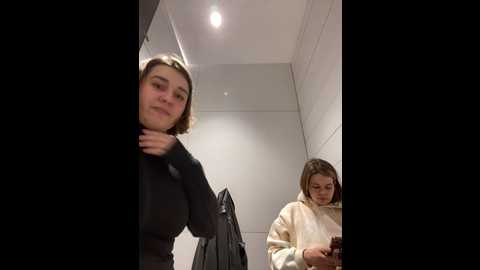 Media: suziemurray Stripchat 2024-10-22 12:03:00