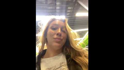 Media: sweet___emily Stripchat 2024-10-22 14:39:00