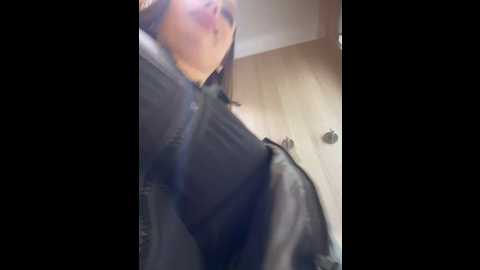 Media: syka0001 Stripchat 2024-10-22 14:40:00