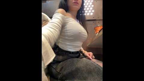 Media: wet__bunny Stripchat 2024-10-22 06:41:00