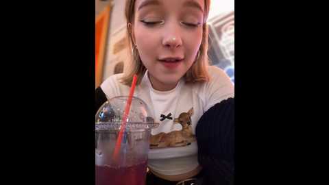 Media: baby_tiny Stripchat 2024-10-23 16:24:00