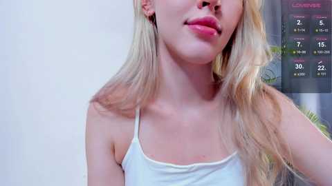 Media: emydollyy Stripchat 2024-10-23 16:16:00