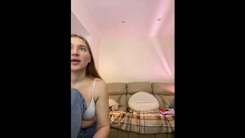 Media: hotcaramellstv Stripchat 2024-10-23 14:00:00