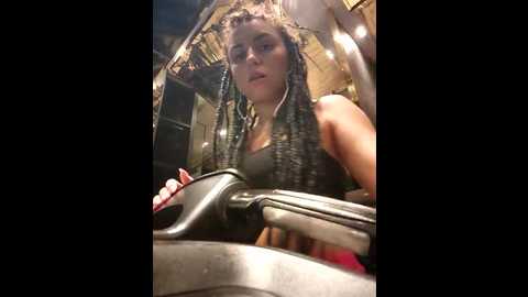 Media: izabella_bella Stripchat 2024-10-23 13:15:00