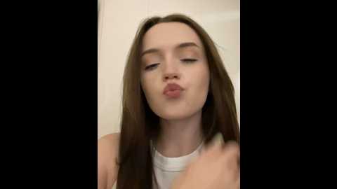Media: jessi_meow Stripchat 2024-10-23 18:35:00