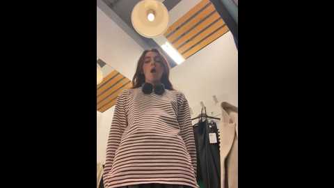 Media: lily__belle Stripchat 2024-10-23 17:10:00