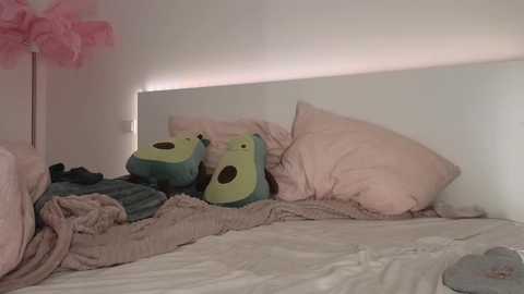 mia_minou @ stripchat on 20241023