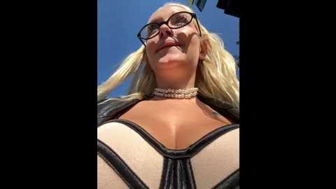 Media: milkyy_wway Stripchat 2024-10-23 10:28:00