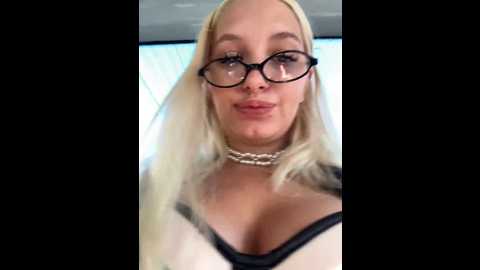 Media: milkyy_wway Stripchat 2024-10-23 11:31:00