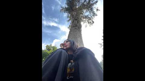 Media: sam_sara Stripchat 2024-10-23 20:51:00