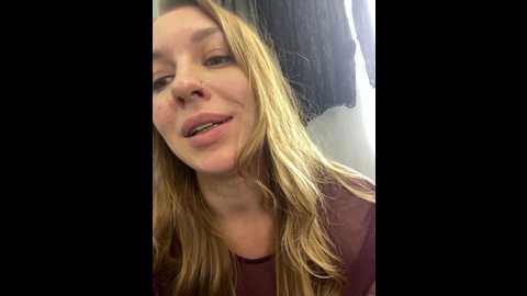 Media: sweet___emily Stripchat 2024-10-23 15:46:00