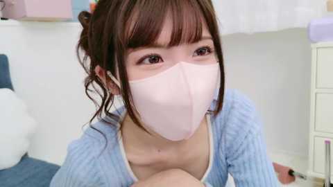 Media: _minami_ Stripchat 2024-10-24 13:02:00