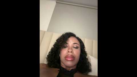 Media: brunettexio Stripchat 2024-10-24 01:59:00