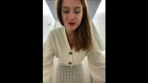Media: dina_tease Stripchat 2024-10-24 14:02:00