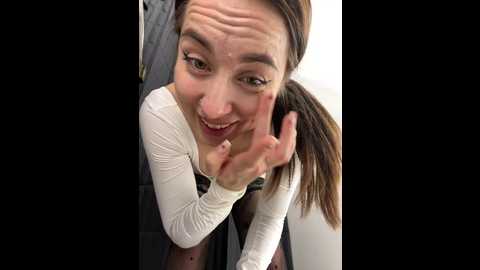 Media: holly_play Stripchat 2024-10-24 14:14:00