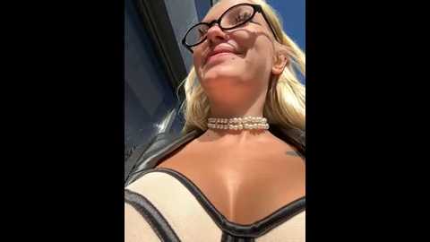 Media: milkyy_wway Stripchat 2024-10-24 08:10:00