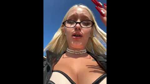 Media: milkyy_wway Stripchat 2024-10-24 08:57:00