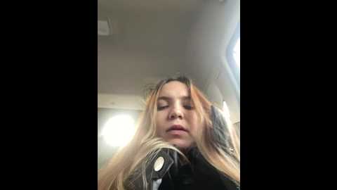 Media: risky_mirai Stripchat 2024-10-24 07:32:00