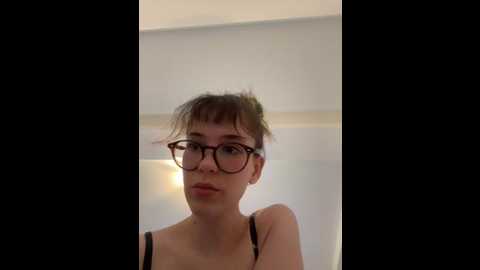 youngbrunetteclara @ stripchat on 20241024