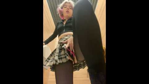 Media: baby__naughty Stripchat 2024-10-25 13:20:00