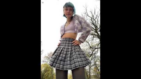 Media: bigbabykiki Stripchat 2024-10-25 06:05:00