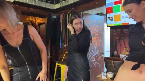 Media: dirtypub Stripchat 2024-10-25 12:05:00
