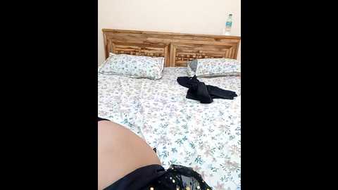 Media: kaamuk_shweta Stripchat 2024-10-25 05:08:00