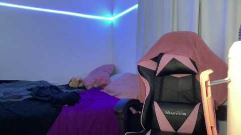 Media: lolykush Stripchat 2024-10-25 02:44:00