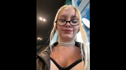 Media: milkyy_wway Stripchat 2024-10-25 07:04:00