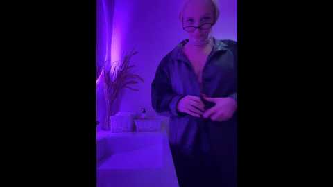 Media: milkyy_wway Stripchat 2024-10-25 07:52:00