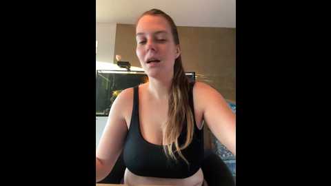 Media: newmichelle Stripchat 2024-10-25 07:07:00