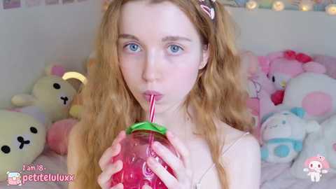 Media: petiteluluxx Stripchat 2024-10-25 10:18:00