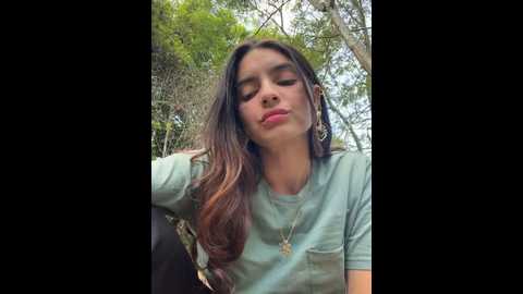 Media: sam_sara Stripchat 2024-10-25 21:34:00