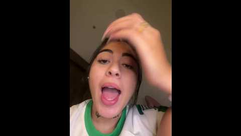 Media: sarasanders_4 Stripchat 2024-10-25 00:27:00