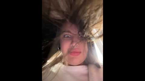 Media: sophie_avory Stripchat 2024-10-25 18:46:00