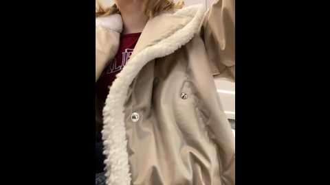 Media: sunny___bunny Stripchat 2024-10-25 17:09:00